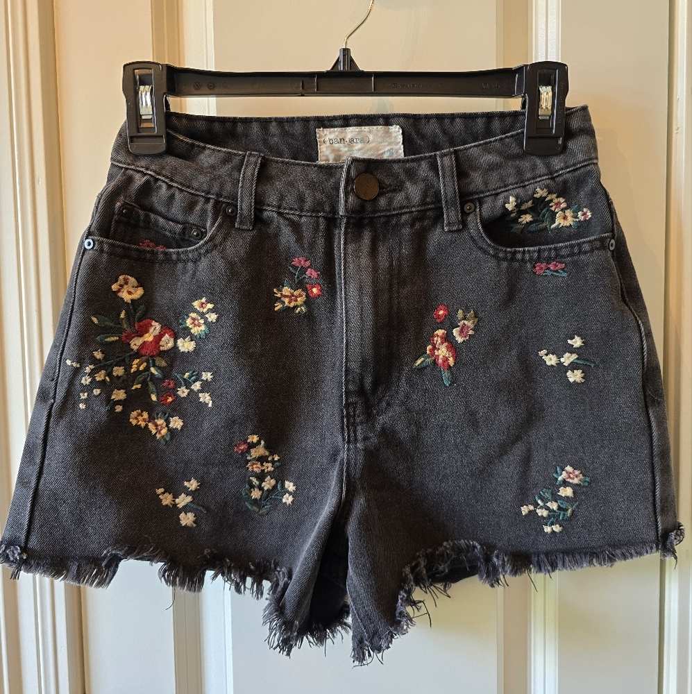Black Jean Shorts with Floral Embroidery and Frayed Hem